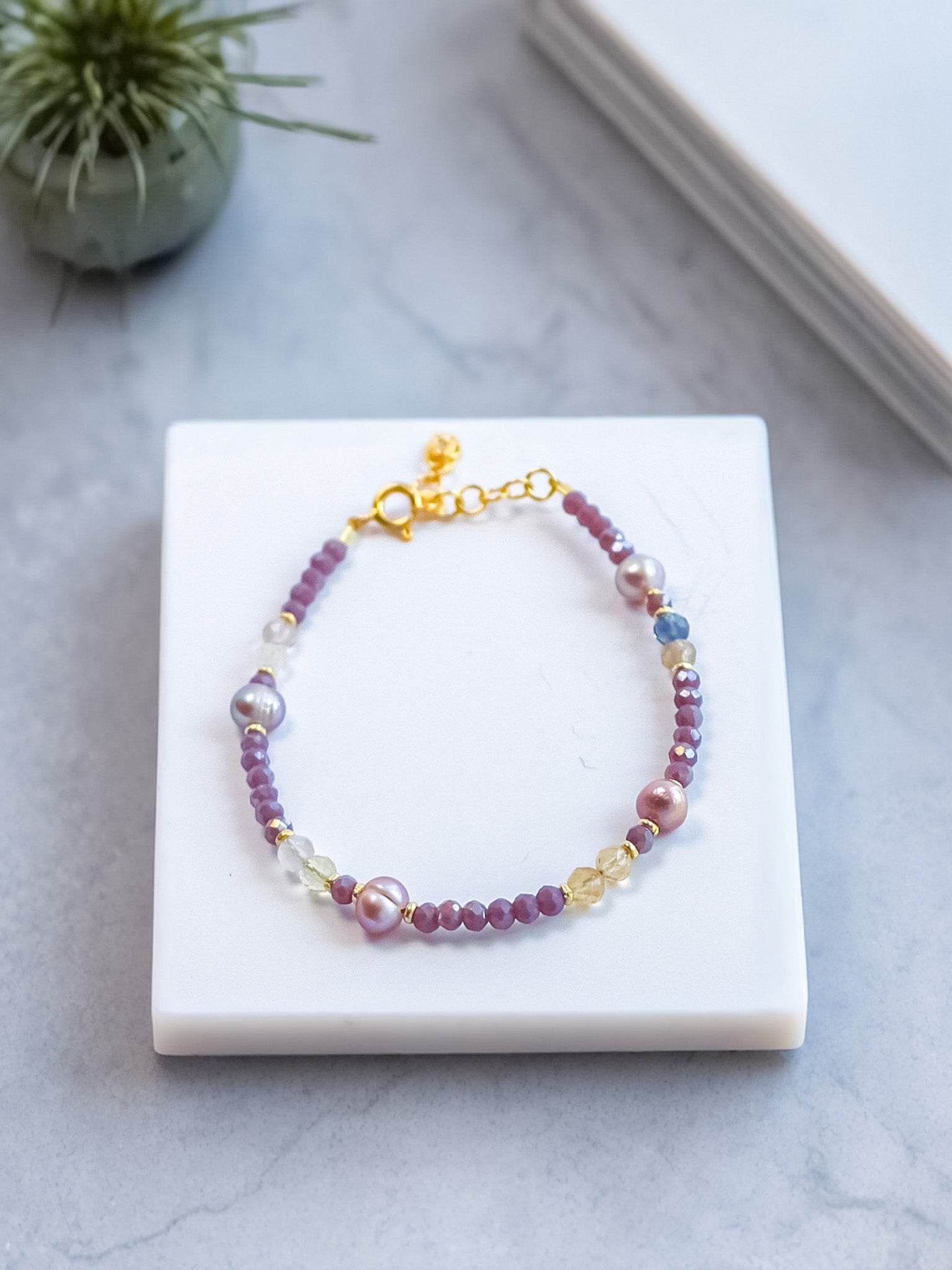 Steinarmband Gelbgold - Fiora - Lovesign - Handmade in Tyrol